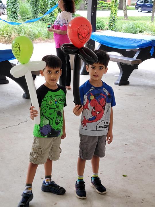 Spidey and Hulk balloons